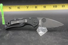 Lightly used Spyderco  Native 5 Lightweight Full Serration Black Blade 