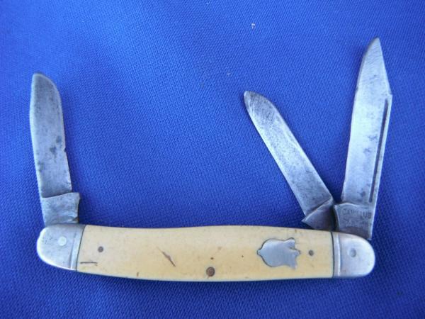 CAMILLUS KNIFE MADE IN USA 66 LONG PULL 3 BLADE STOCKMAN VINTAGE FOLDING POCKET KNIFE CAMILLUS KNIFE MADE IN USA 66 LONG PULL 3 BLADE STOCKMAN VINTAGE FOLDING POCKET KNIFE