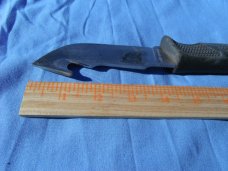Outdoor Edge Kodi-Skinner 4.4" Blade W/ Gut Hook, Black Kraton Handle, Leather Sheath. Seki Japan!!!