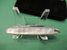Case XX 1972 Pearl Pattern # 82053 with Bale  Discontinued  