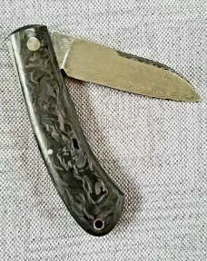 Tom Ploppert Custom Dino Knife, card/pouch,4.25" Damasteel.Fat Carbon. Bushings