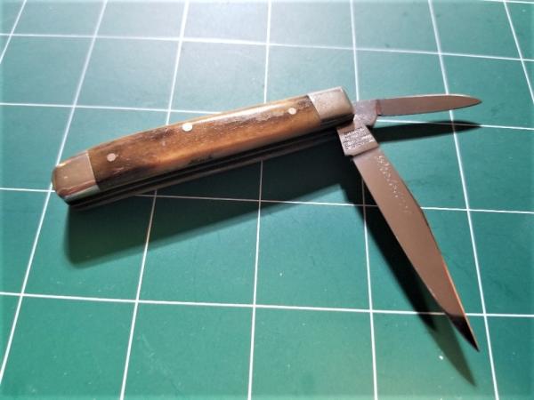 Bulldog Brand Knife Giraffe Bone Bulldog Brand Knife Giraffe Bone