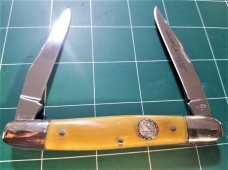 CANAL STREET MUSKRAT 2009 NKCA CLUB KNIFE 245 OF 485 BUTTERSCOTH SMOOTH HORN