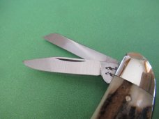 Kissing Crane  1980  Stag Humpback Whittler NKCA Museum Knife 