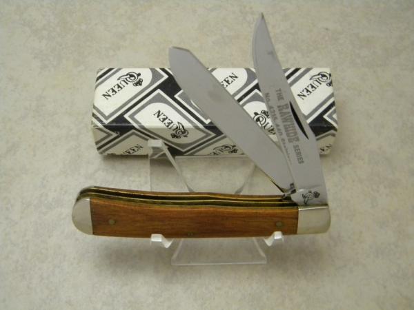 Queen Cutlery USA No. 4215 The Rawhide Series Wood Trapper Knife c.1980 Queen Cutlery USA No. 4215 The Rawhide Series Wood Trapper Knife c.1980