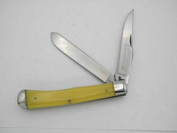 Queen Cutlery #19A  Amber Handled Trapper Glazed Finish: