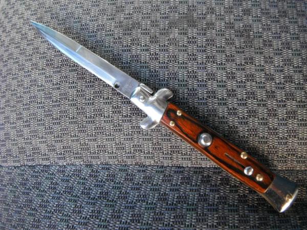 Italy Swivel Bolster Release Bayonet Blade Italian Stiletto Switchblade Knife. THAT'S ITALIAN!!! Italy Swivel Bolster Release Bayonet Blade Italian Stiletto Switchblade Knife. THAT'S ITALIAN!!!