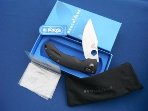 Discontinued Benchmade Mini Onslaught plain edge folding knife Model # 746. With Box and paperwork
