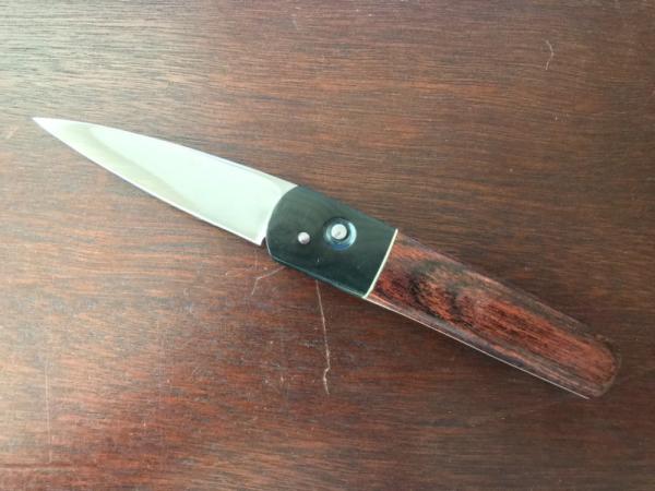 James Huckeba (Huck) Switchblade, Marked "Flash 19 H 93", Unused James Huckeba (Huck) Switchblade, Marked "Flash 19 H 93", Unused