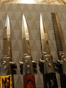 3 stilettos knives 1 comb set 