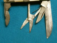 ANTIQUE VINTAGE MANIAGO ITALY MOTHER OF PEARL MOP SCISSORS FOLDING POCKET KNIVES OLD