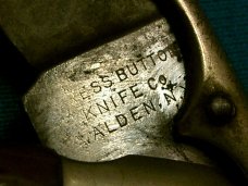 ANTIQUE VINTAGE PRESS BUTTON KNIFE CO WALDEN Y USA BONE HANDLE SWITCHBLADE AUTOMATIC POCKET KNIFE