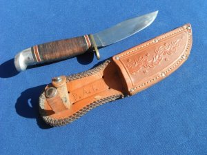 Pre 1961 WESTERN, BOULDER COLORADO L88 Fixed Blade Knife and Sheath. Skinning/Hunting/Camping knife