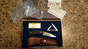SCHRADE UNCLE HENRY USA DUCKS UNLIMITED 2 KNIFE SET 154UH & 804UH RARE