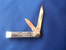  Valley Forge,  Deer Stag scales,  Mini Trapper 2 1/2" Pocket Knife, Like New