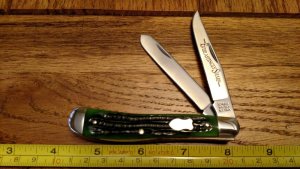 Schrade Walden N.Y. USA 1194G Green Bone Everlasting Sharp Trapper Knife
