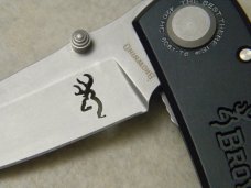 Browning USA Model 322-235 Silver-Black Linerlock Knife NIB
