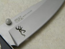 Browning USA Model 322-235 Silver-Black Linerlock Knife NIB