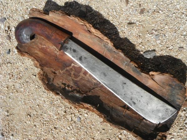 Hand forged Golok / Gulok knife from the Philippines. The blade is SHARP!!! Hand forged Golok / Gulok knife from the Philippines. The blade is SHARP!!!