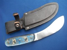 Custom handmade fixed blade skinning knife camp knife with leather sheath A sharp edge