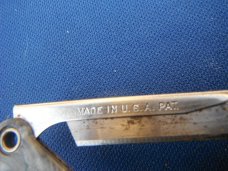 Gitz USA Razor Knife Folding POCKET KNIFE & Real Rattle Snake head/ Diamondback Rattler Belt Buckle 