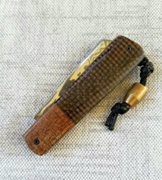 Vincenzo Balistreri Brown micarta White Wolf,3.5" .Damascus..lanyard pin..bead..filework..Cap shield