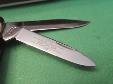 Schatt & Morgan 2007 Series XVII Red Bone Split Back Whittler Pattern # 043154