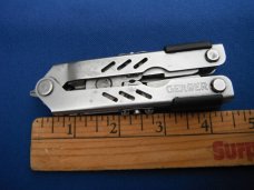 Gerber Multi Tool with Knife, needle nose Pliers