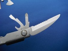 Gerber Multi Tool with Knife, needle nose Pliers