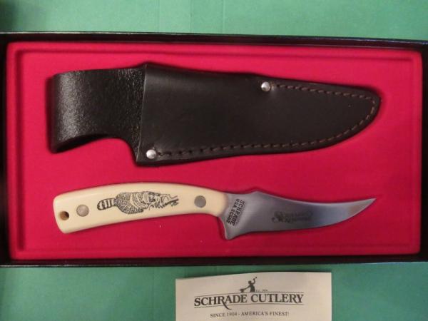 Schrade Scrimshaw Sharpfinger Model # 502 SC