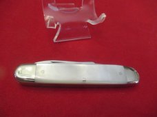Hen & Rooster Bertram Equal End Pearl Whittler Model 193MOP