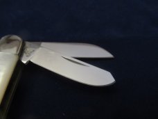 Hen & Rooster Bertram Equal End Pearl Whittler Model 193MOP