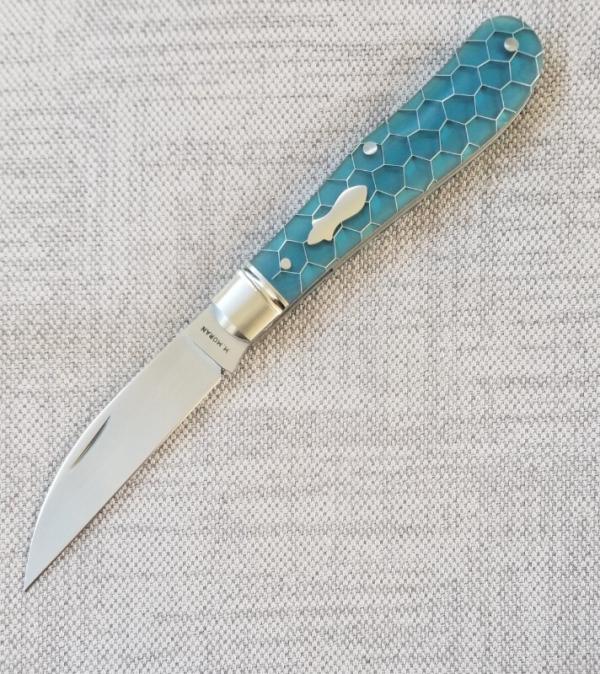 Mike Moran Honeycomb Eureka Jack, 3.75" clad, Cpm154,Honeycomb WireWorks Scales,3D effect but smooth Mike Moran Honeycomb Eureka Jack, 3.75" clad, Cpm154,Honeycomb WireWorks Scales,3D effect but smooth