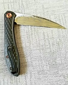 Jerry Moen Mongoose Wharncliffe Loki damasteel,carbon fiber over titaninium,copper accents,Flipper