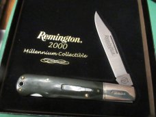 Remington 2000 Limited Edition Green Bone Pearl Shield Large Barlow Pattern # R1630