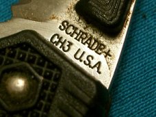 SCHRADE CH3 USA SERRATED HUNTING SKINNING SURVIVAL KEYCHAIN FOLDING POCKET KNIFE KNIVES