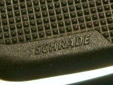SCHRADE CH3 USA SERRATED HUNTING SKINNING SURVIVAL KEYCHAIN FOLDING POCKET KNIFE KNIVES