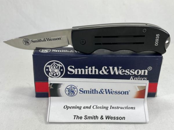 SMITH & WESSON USA SW1300 Black Twist Drop Point Automatic #00935 MINT IN BOX 