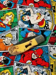 Sacred Bear/Tory Utt Lanny His  Damascus blade,shield and bolsters,Torched Paper Micarta..4" closed