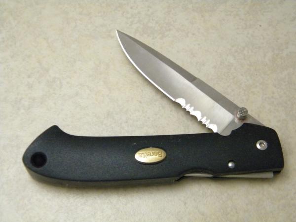 Beretta Black 30% Serrated Lockback Knife 