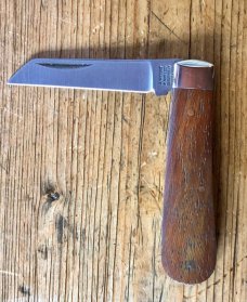 A. Wright & Son Sheffield England Small Lambsfoot knife with Rosewood Scales and Lambsfoot blade