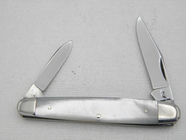 Queen Cutlery Co. #4 Sleeveboard Pen  in Pearl: 3 5/16” closed; early 1950s, Q STAINLESS