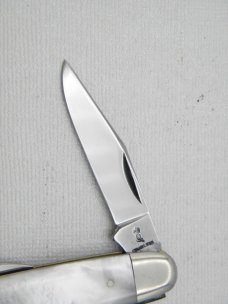 Queen Cutlery Co. #4 Sleeveboard Pen  in Pearl: 3 5/16” closed; early 1950s, Q STAINLESS