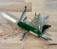 Victorinox Cyber Tool M or 34 with emerald scales, free shipping 