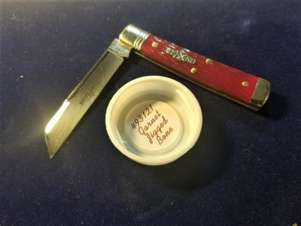 GEC / Great Eastern Cutlery #49 / Northfield 493121 Free - Garnet Camel Jigged Bone