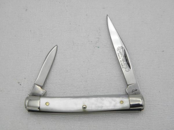 Queen Cutlery #59 Two Blade Serpentine In  Pearl:  2 5/8” closed, 1971