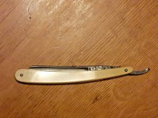 VINTAGE  ROBESON SHUREDGE STRAIGHT RAZOR  "THE RAZOR THAT FITS YOUR FACE"  #34-D-300