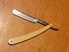 VINTAGE  ROBESON SHUREDGE STRAIGHT RAZOR  "THE RAZOR THAT FITS YOUR FACE"  #34-D-300