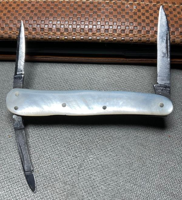 Vintage HSB 3-Blade Serpentine Shadow Lobster Pen Folding Pocket Knife c.1855-1960 Mother-of-Pearl Vintage HSB 3-Blade Serpentine Shadow Lobster Pen Folding Pocket Knife c.1855-1960 Mother-of-Pearl