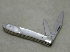 Queen Steel #14P Pearl Peanut Knife